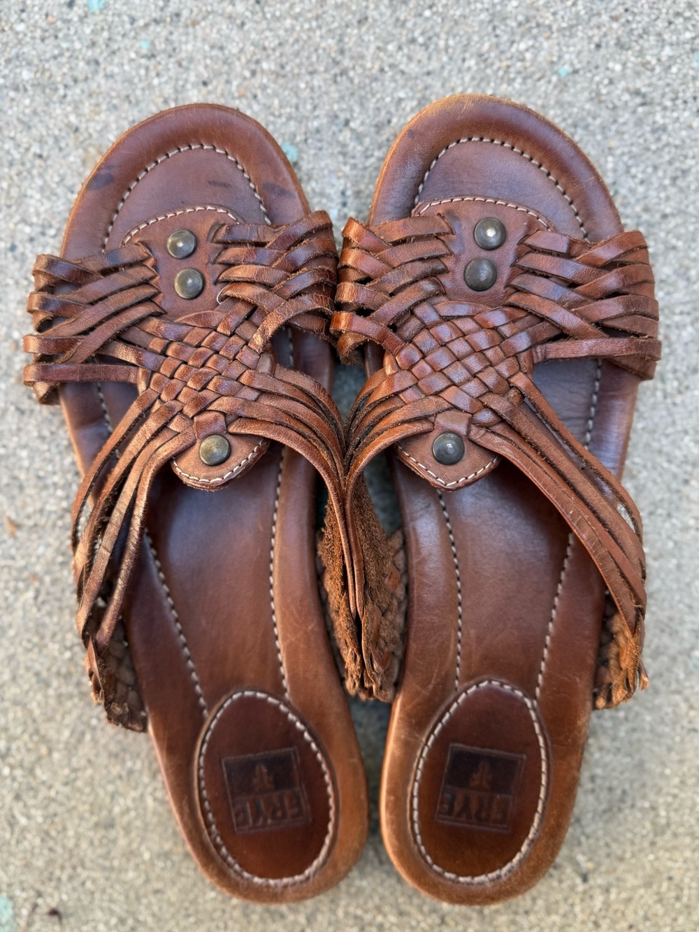 Frye Brown Leather Slip-on Strappy Sandals Leather JAYCE Huarache Brass Studs 7 - Picture 5 of 5